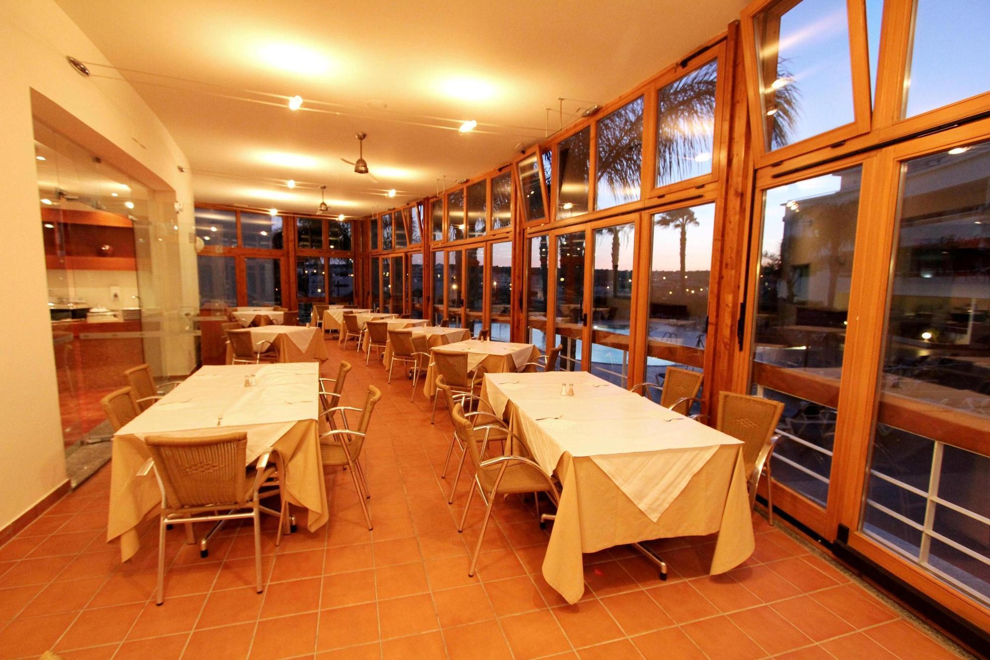 Vila Mos - Beach Resort Lagos Restaurant foto